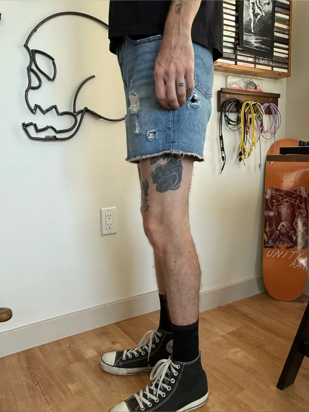 Levis 501 Distressed Cutoffs Denim Shorts ~ Size 31